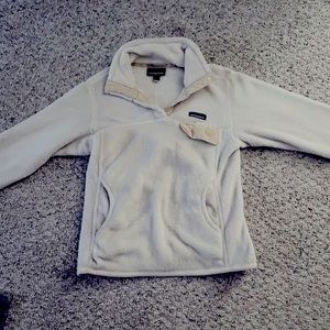 white women’s patagonia fleece quarter button up